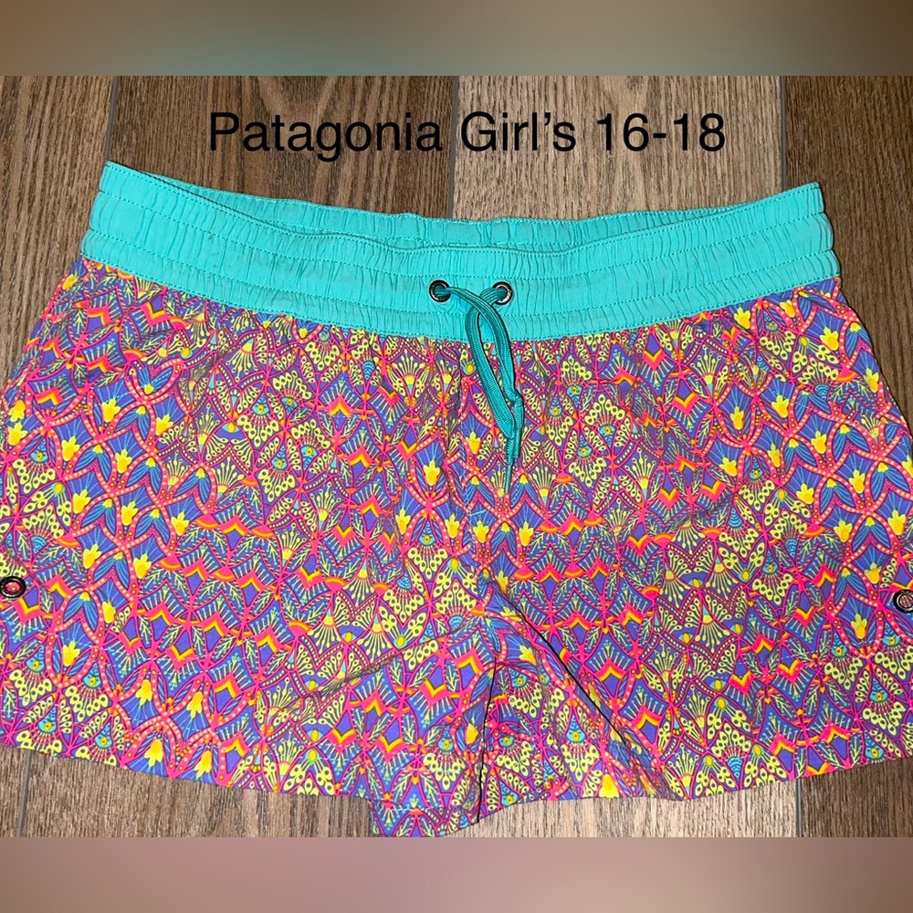 Patagonia Girl’s Board Shorts size 16-18